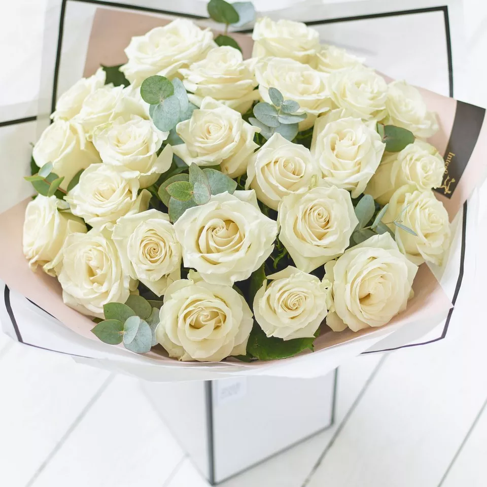 Simply Beautiful –  Luxury White Rose Bouquet